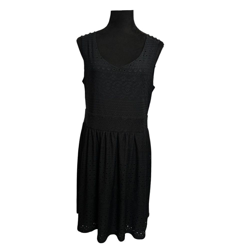 Cleo Eyelet Sleeveless Dress Black